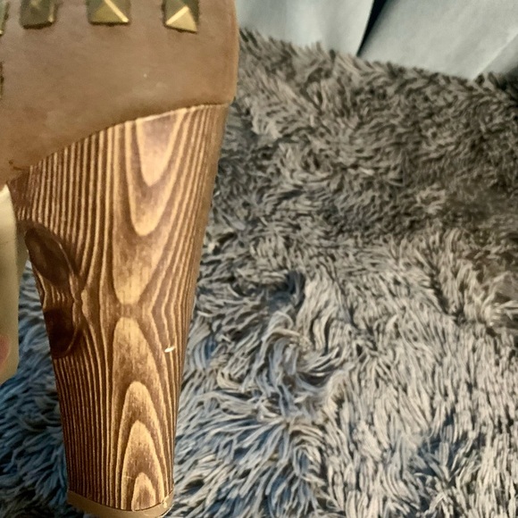 Shoe Republic LA studded block heel ankle boots - Picture 4 of 5